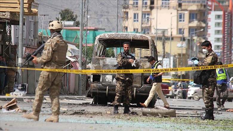 Taliban 4 bombalı araçla saldırdı: 11 ölü